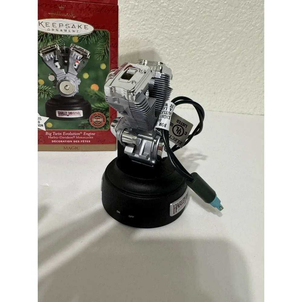Hallmark Keepsake Harley Davidson Big Twin Evolution Engine Ornament 2000 EUC